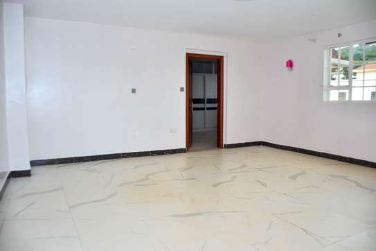 5 Bed Townhouse with En Suite at Off Kiambu Road image 36