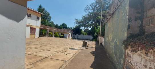 5 Bed House with En Suite in Kileleshwa image 4
