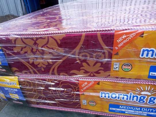 Real item!5*6 medium density mattress free delivery image 1