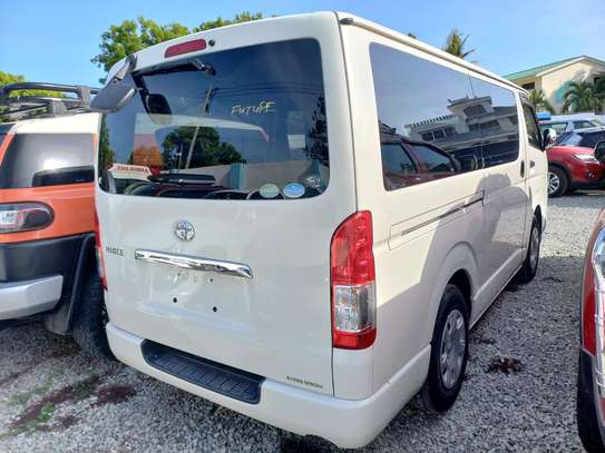 TOYOTA HIACE AUTO DIESEL NEW IMPORT . image 5