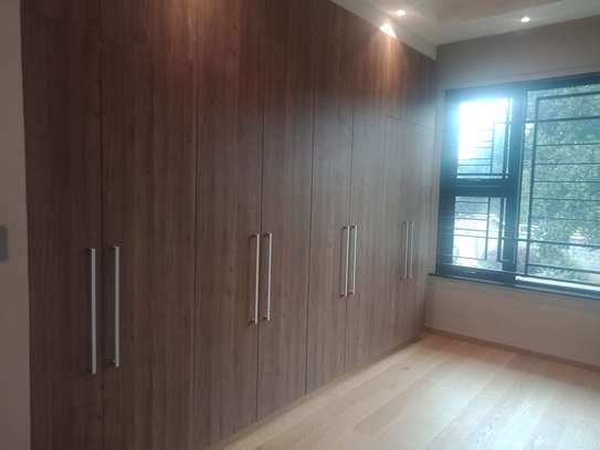 5 Bed Townhouse with En Suite in Muthaiga image 9
