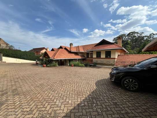 5 Bed Townhouse with En Suite in Nyari image 5