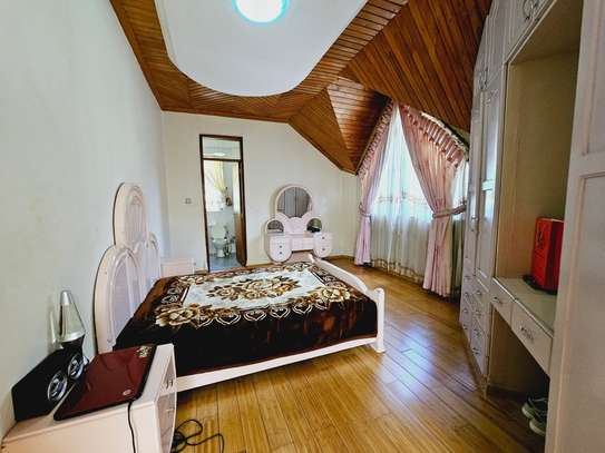 6 Bed House with En Suite in Nyari image 6