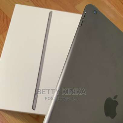 New Apple iPad 10.2 (2020) Wi-Fi 128 GB Green image 2