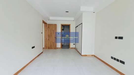 3 Bed Apartment with En Suite in Spring Valley image 2