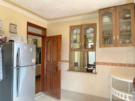 4 Bed Townhouse with En Suite in Kiambu Road image 17