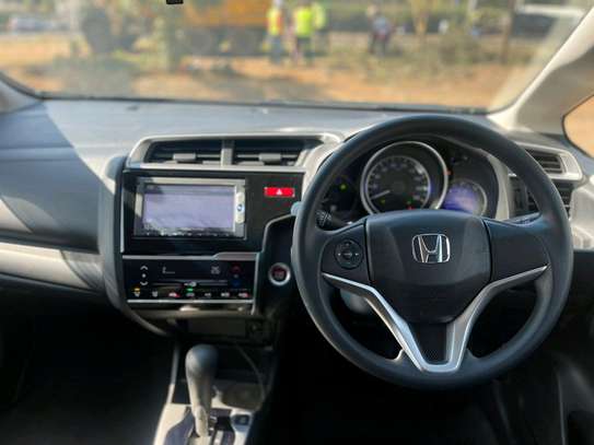 2015 Honda fit image 7