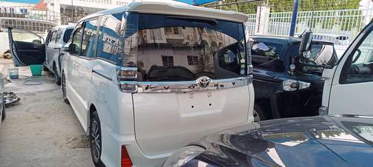 Toyota VoxY Si White 2018 2wd image 11