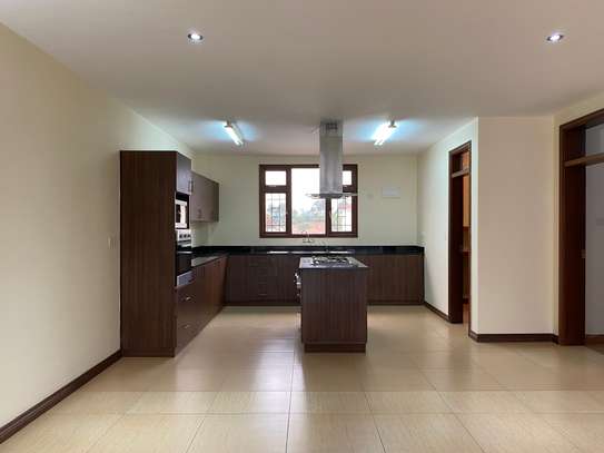 3 Bed Apartment with En Suite in Riverside image 1