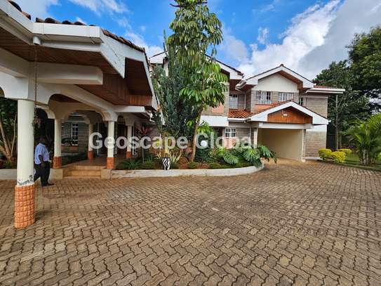 5 Bed House with En Suite in Runda image 5