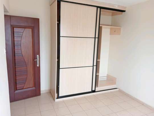 Spacious 2 bedroom apartment off Ngong Road image 4