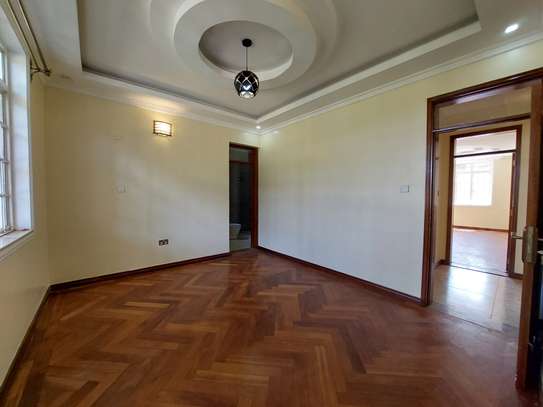 10 Bed House with En Suite at Runda Road image 12