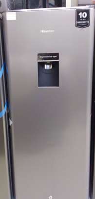 Hisense fridge 233L image 1