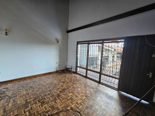 5 Bed House with En Suite in Spring Valley image 11