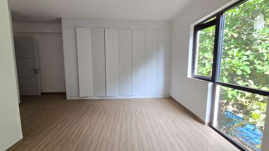 1 Bed Apartment with En Suite in Lavington image 10
