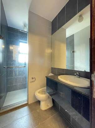 3 Bed Apartment with En Suite in Kileleshwa image 12