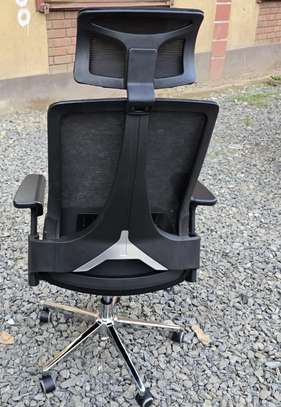 Office Chair; Functional and flexible Swivel Office Chair image 3