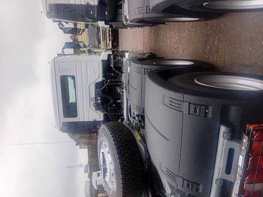 SINO TRUK (HOWO) image 5
