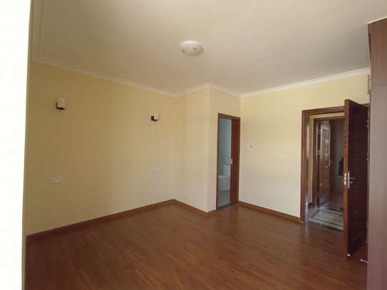 5 bedroom house for rent in Lavington image 5