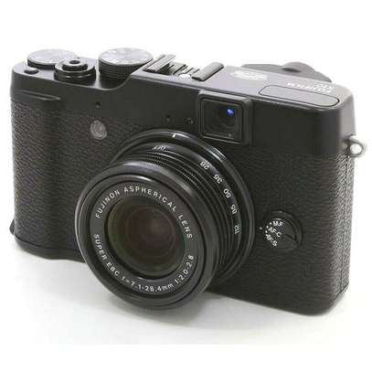 Fujifilm FinePix X10 12MP Digital Camera W. 4x Zoom Lens image 1