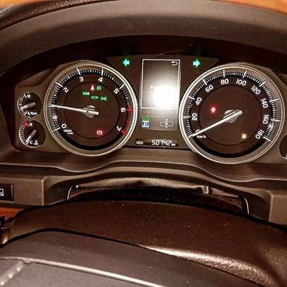 Toyota Land cruiser ZX V8 Black 2018 image 5