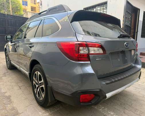 Outback 2018model image 2