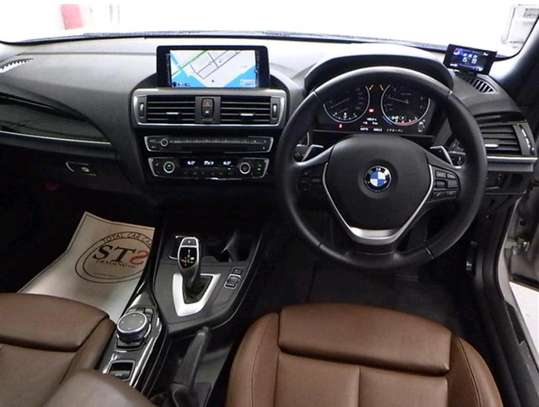 BMW 220i 2 series over view image 4