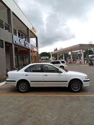 Clean and affordable nissan sunny B15 image 3