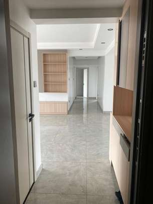 3 Bed Apartment with En Suite in Kilimani image 3