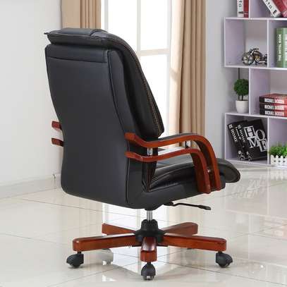 Elegant Black Leather Executive Chair with Wooden Frame image 2