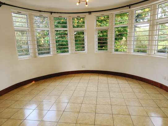 5 bedroom house for rent in Rosslyn image 9
