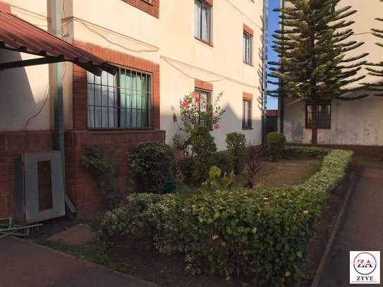 Serviced 3 Bed Apartment with En Suite at Nyayo Estate image 2