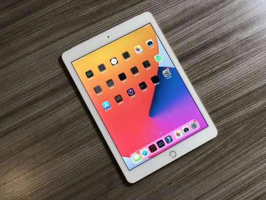Apple iPad Air 2 Tablet, 9.7 inch, 64GB image 2