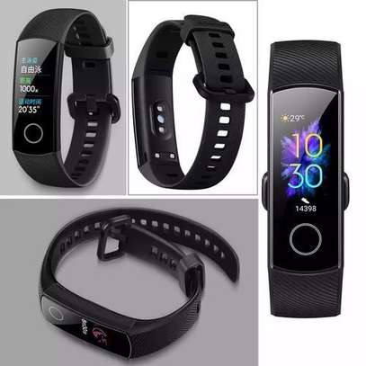 honor band 5 smart watch price