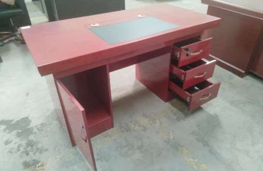 Office desk with set of drawers R6 image 1