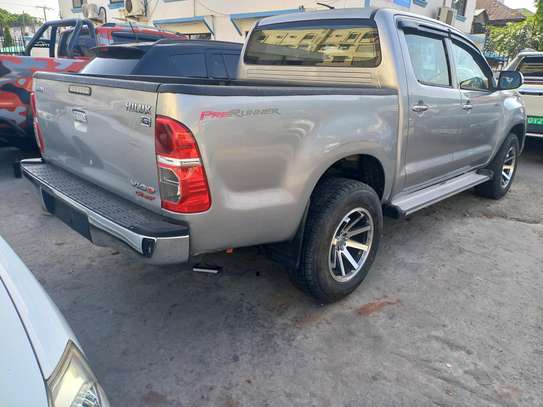 TOYOTA HILUX DOUBLE MANUAL 4WD image 7