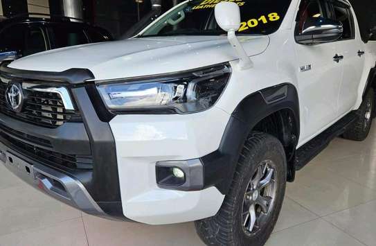 Toyota Hilux double cabin white 2018 image 2