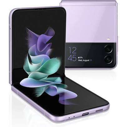 Samsung Galaxy Z flip 4 image 1