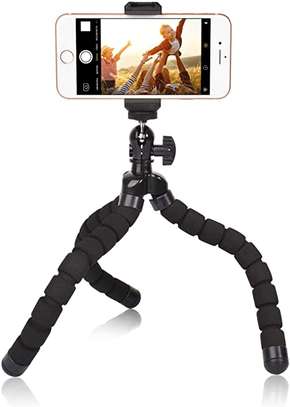 Portable and Flexible Tripod with Wireless Remote image 3