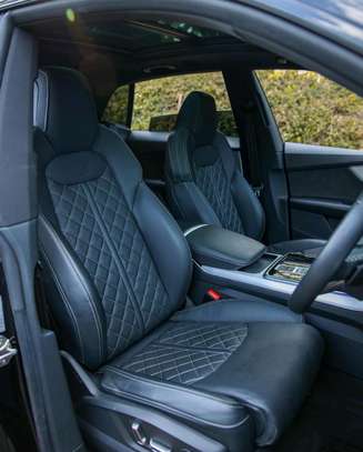 2023 Audi Q8 image 2