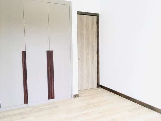 1 Bed Apartment with En Suite in Runda image 5