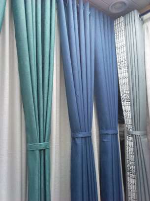 QUALITY COLORFUL CURTAINS AND SHEERS . image 1