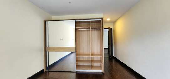 4 Bed Apartment with En Suite in Spring Valley image 14