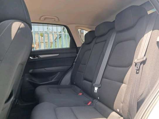 Mazda Cx-5 White Petrol 2018 image 4