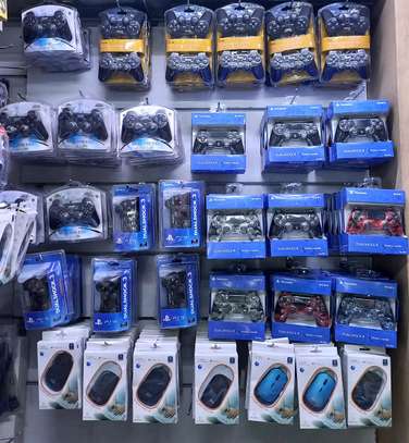 Ps4 controller s image 1