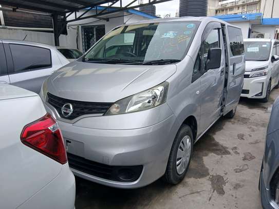 Nissan Nv200 silver 2018 image 3
