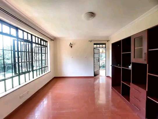 5 bedrooms villa for rent in Karen Nairobi image 3