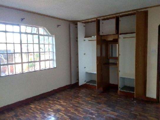 Kileleshwa-Delightful three bedrooms Apt for rent. image 4