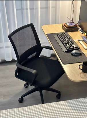Ergonomic Office Chair – Mid-Back Swivel Design image 2