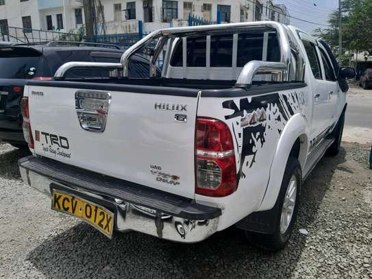 Hilux double cabin image 10